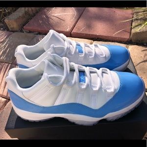 Jordan 11 Retro Low University Blue